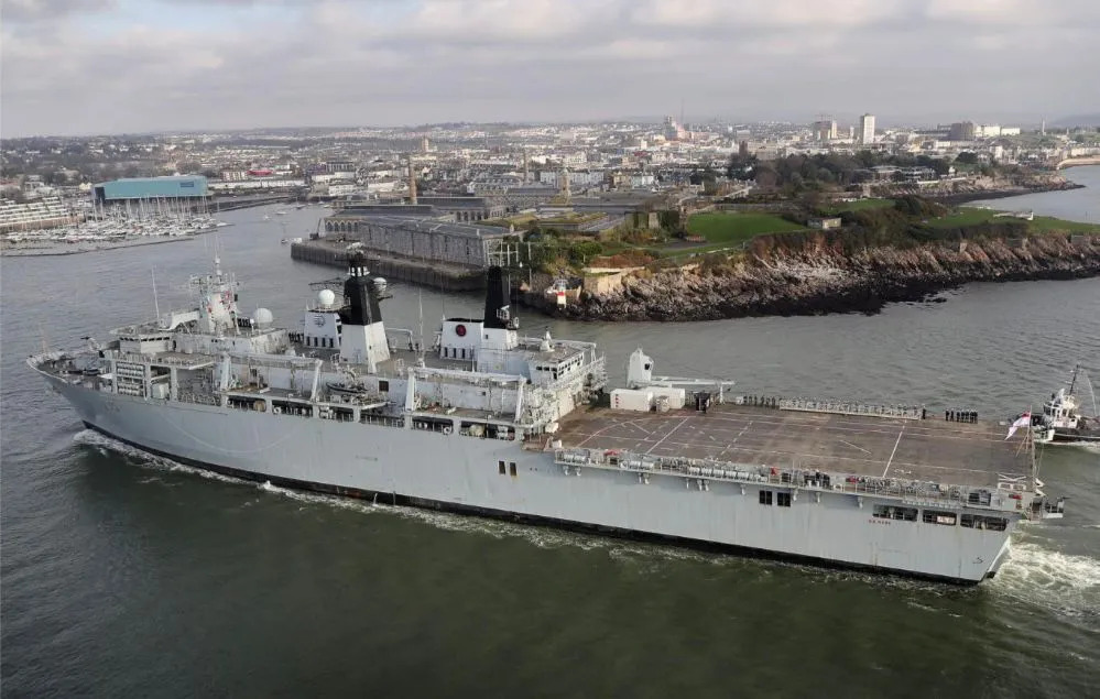 Marinha do Brasil adquire navio britânico que será rebatizado como Oiapoque